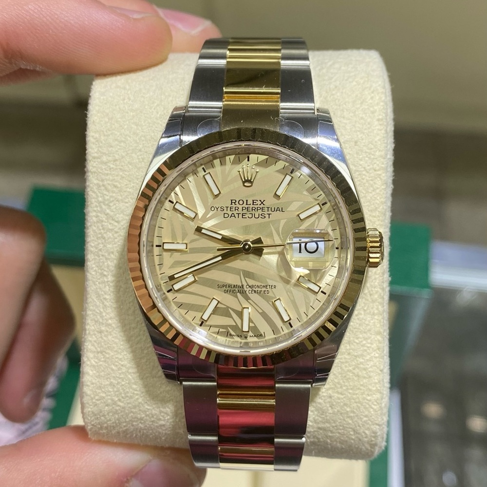Rolex Datejust 36mm Ref 126233 Champagne Palm Dial Complete Dated to May 7th